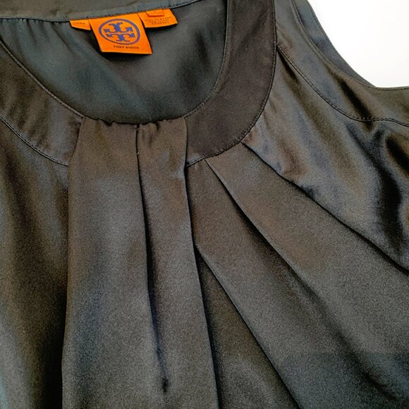 Tory Burch Black 100% Silk Margaret Sleeveless Top ✨🖤🌺🤩 - Picture 3 of 6